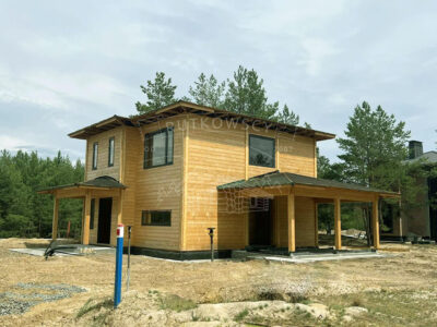 domy z bali klejonych widok z boku